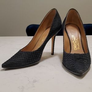Salvatore Ferragamo Susi Black Stilletto